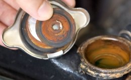 Radiator Mobil Berkarat: Penyebab Utama, Gejala, dan Cara Mencegahnya